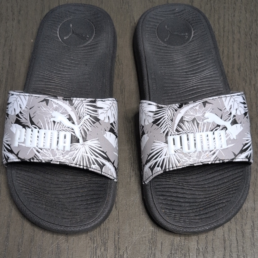 WOMEN'S PUMA SLIDES